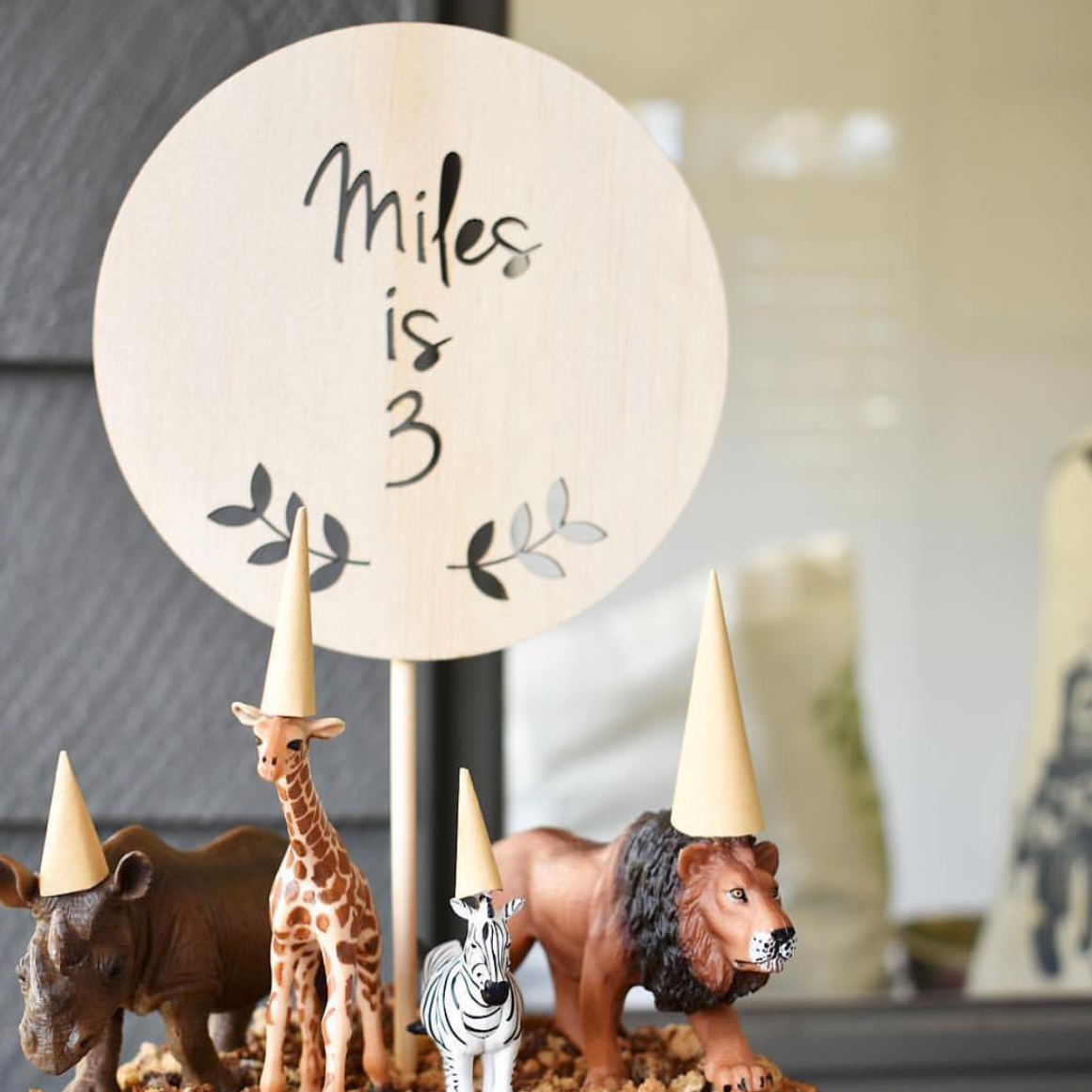 
                  
                    Vine Cake Topper
                  
                